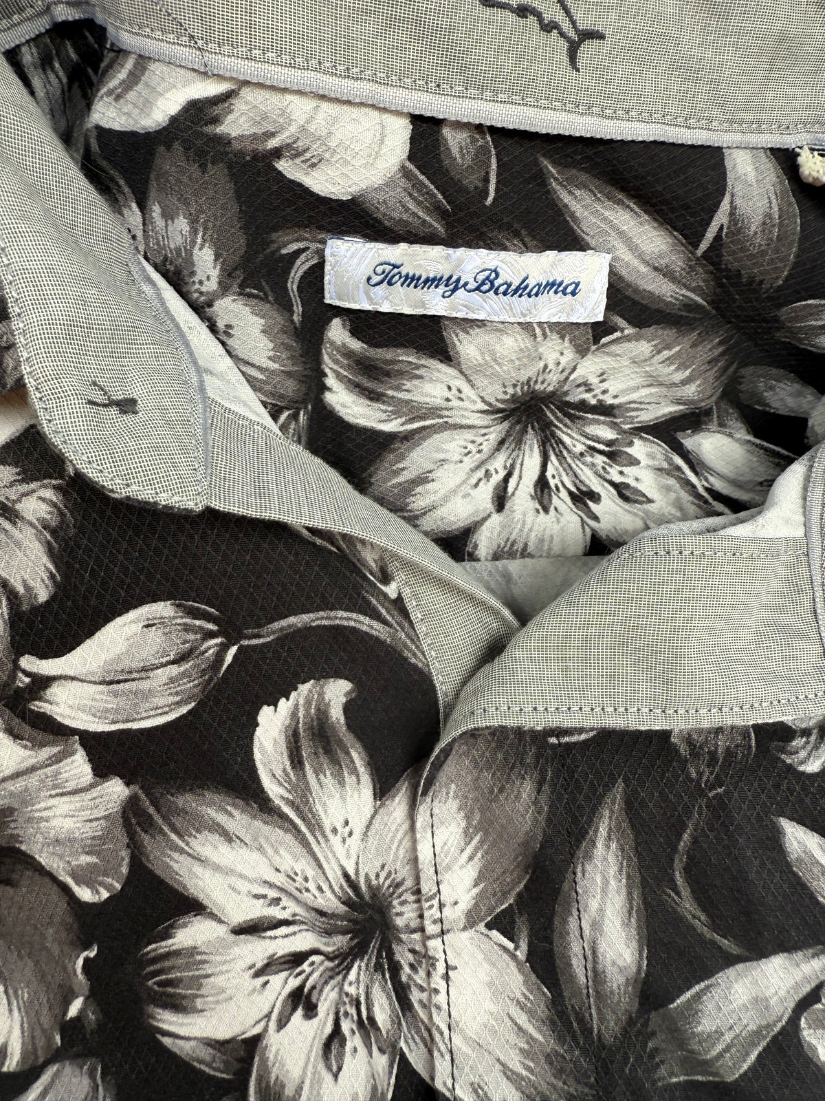 Tommy Bahama Grey Flower Large Men’s Button Shirt